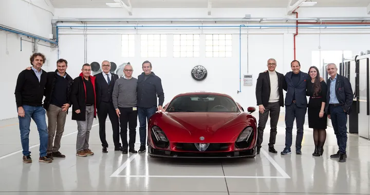 Alfa Romeo 33 Stradale: il primo esemplare pronto per la consegna al cliente n.1