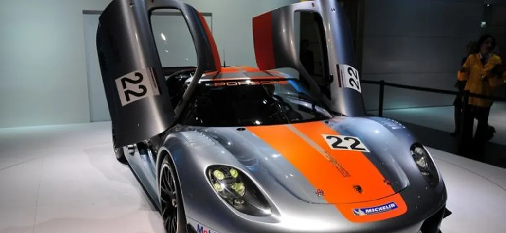 Porsche 960: avrà un boxer otto cilindri quadriturbo?