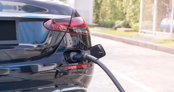 Ibride plug-in, il consumo reale è tre volte quello dei dati dichiarati