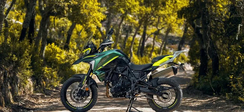 Benelli TRK 702: debutta sul mercato italiano in due varianti [FOTO]