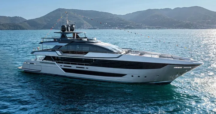 David Beckham naviga italiano, il suo Seven è un Riva da circa 20 milioni
