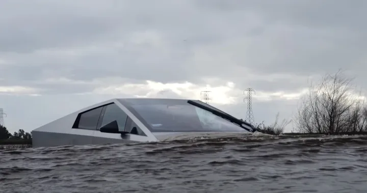 Tesla Cybertruck: ecco come si comporta in acque profonde [VIDEO]