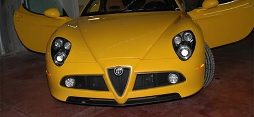 Alfa Romeo 8C Competizione: una delle 10 in giallo