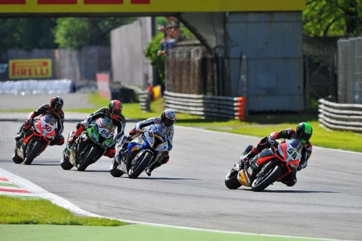 SBK: le gomme Pirelli per Donington Park