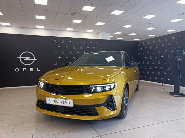 Opel Astra 2022, debutta in Italia la nuova media tedesca