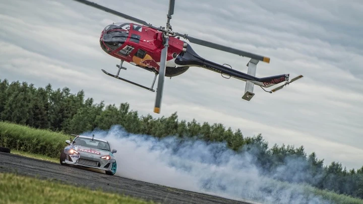 La Toyota GT86 sfida l'elicottero [Video]