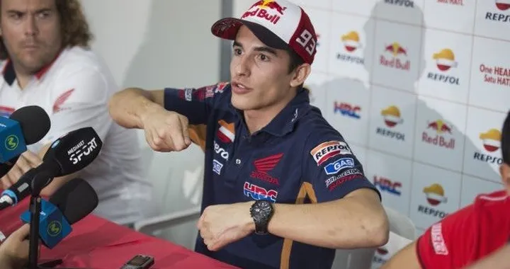 Marquez: "Rossi mi ha aggredito, non merita il titolo"