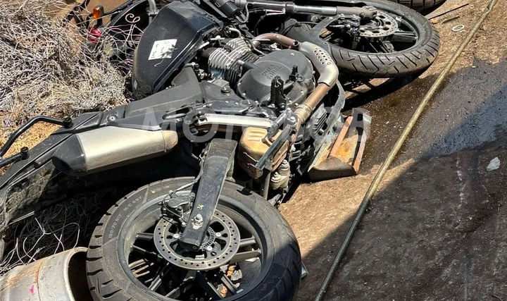 Royal Enfield Himalayan 750: sei prototipi trovati in discarica