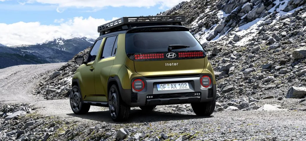 Hyundai Inster Cross debutta in Italia: anima offroad per la EV con 360 km di autonomia