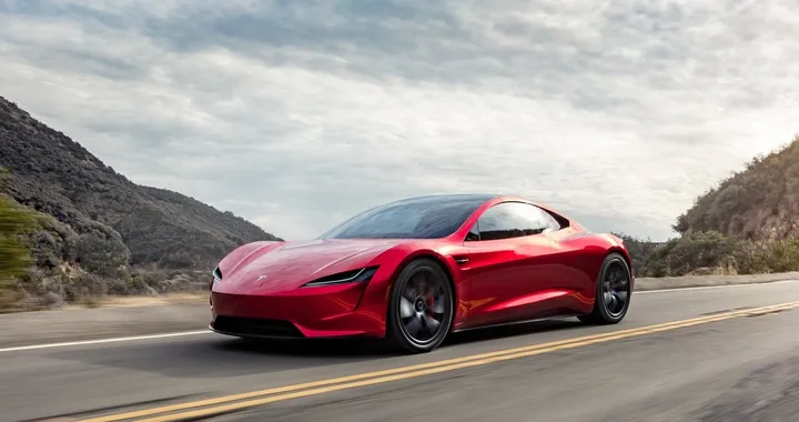 Nuova Tesla Roadster: in produzione entro il 2025, parola di Elon Musk