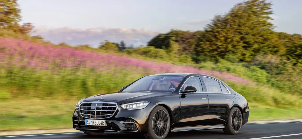 Nuova Mercedes-Benz Classe S: le indiscrezioni sulle versioni AMG e Maybach