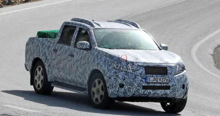 Mercedes GLT: foto spia del Pick Up