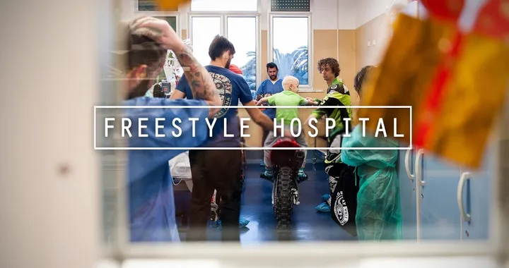 Freestyle Hospital, Mototerapia all'ospedale Gaslini con Oddera, Bianconcini, Dal Farra, Andrea Rock