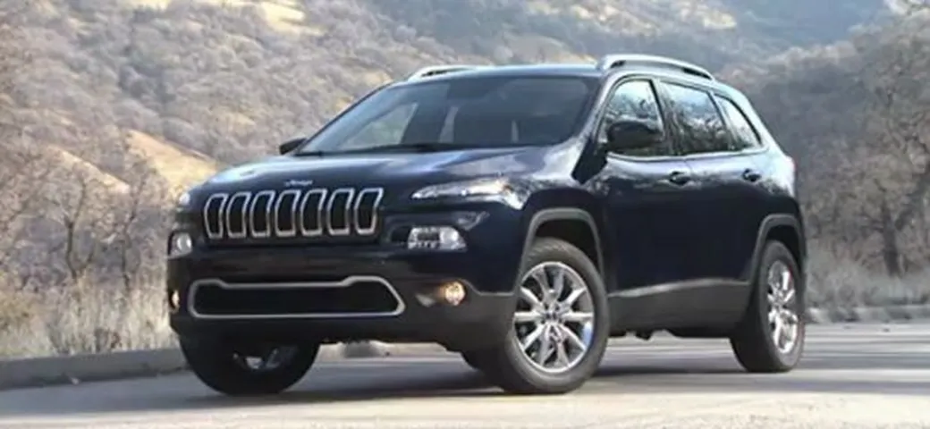 Jeep Cherokee: video del SUV americano