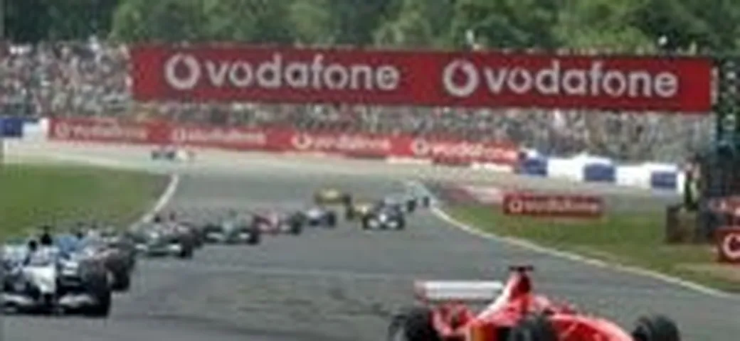 Vodafone molla la Ferrari per la McLaren