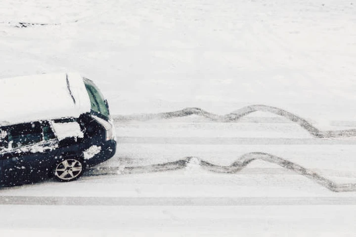 Scaldare l'auto in inverno, perché non lasciare il motore al minimo
