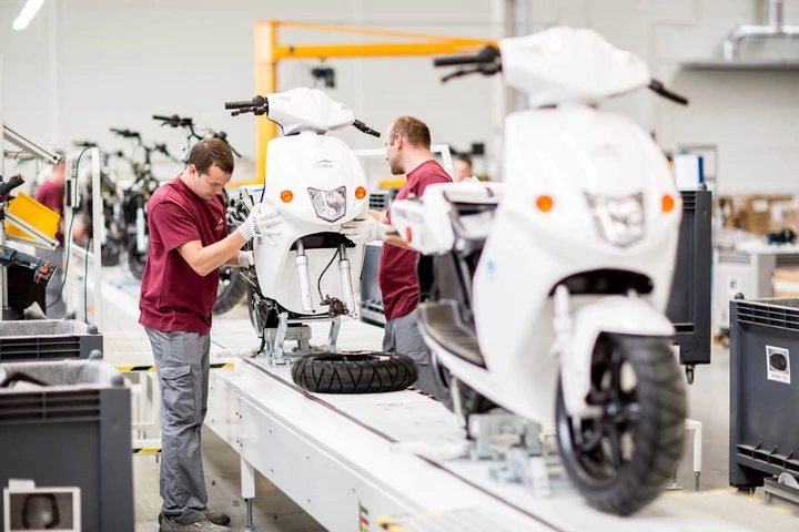 Scooter elettrici: Govecs produrrà negli impianti Vectrix
