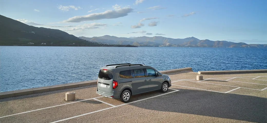 Nissan Townstar è ora disponibile nella versione Evalia, per il trasporto persone