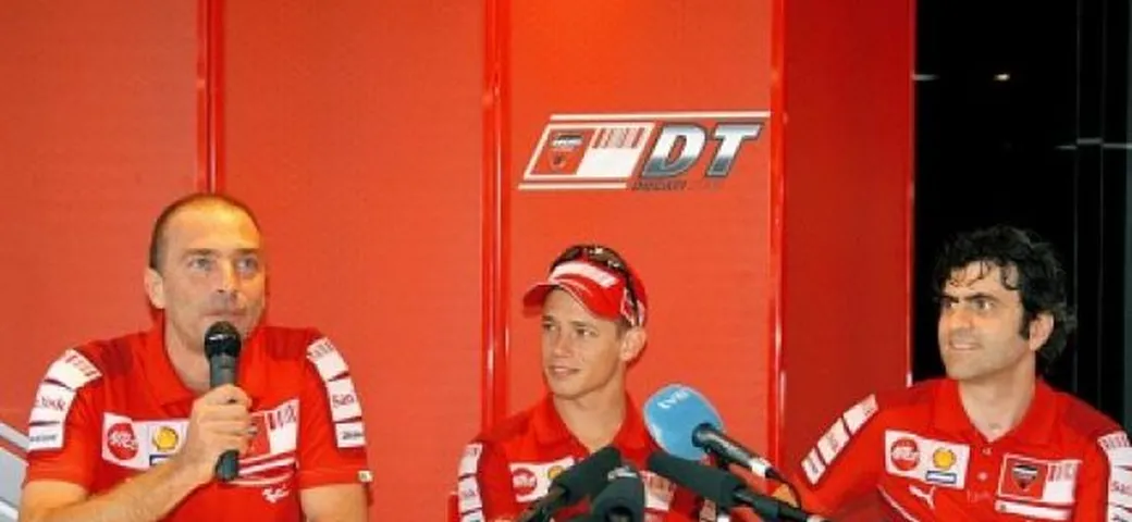 MotoGP all'Estoril. Casey Stoner torna in sella: 