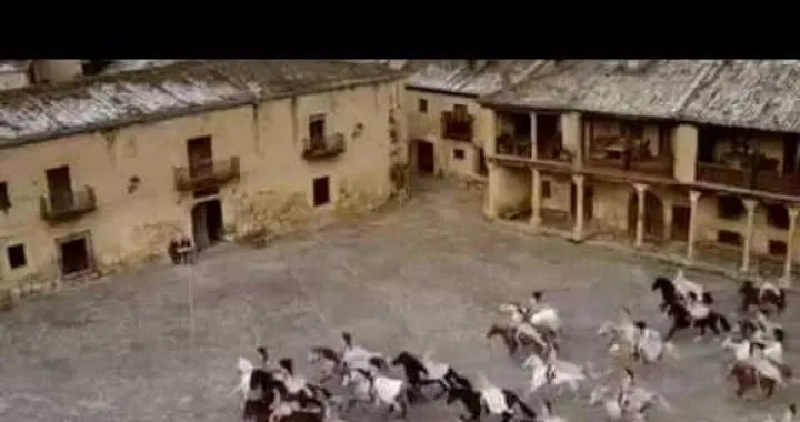 Video: lo spot della Mercedes Classe E coupè