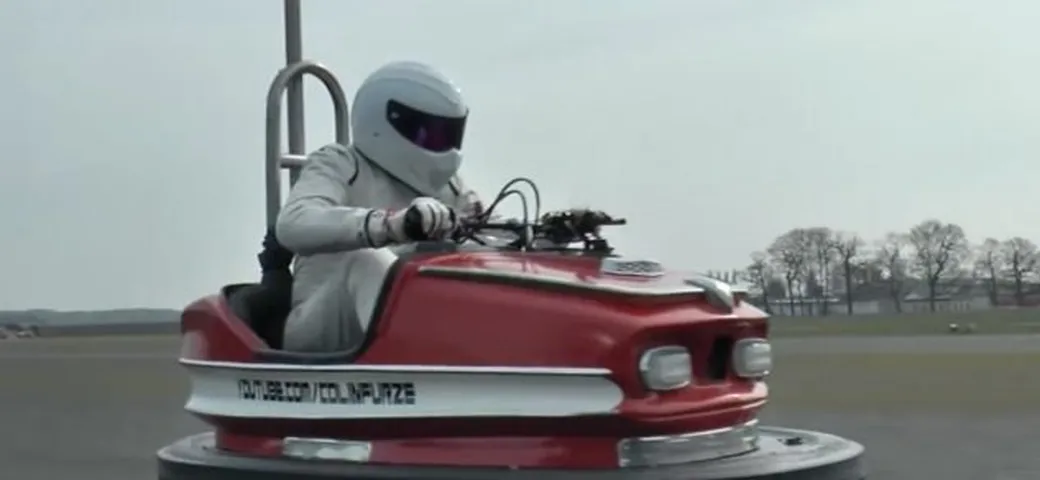 Un autoscontro con il motore di una Honda CBR 600 [Video]