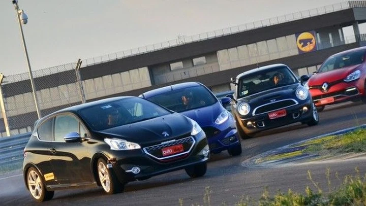 Quattro auto Segmento B il Video confronto: Ford Fiesta St, Mini Cooper S, Peugeot 208 GTi e Renault Clio RS.