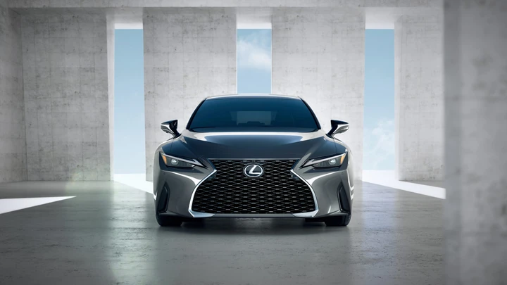Lexus IS: ecco il restyling