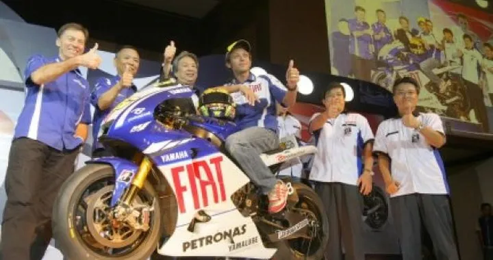 Valentino Rossi e Jorge Lorenzo visitano l'Indonesia