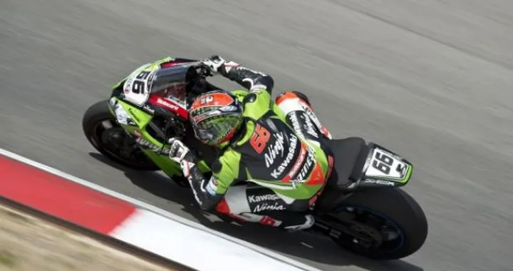 Sbk Magny Cours, Superpole da ... "benzina sul fuoco". Biaggi costretto a inseguire Sykes e Melandri. Rischio pioggia