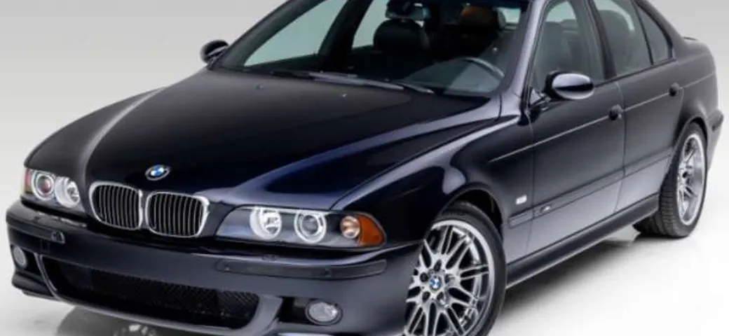 BMW M5: in vendita un esemplare di 20 anni mai usato