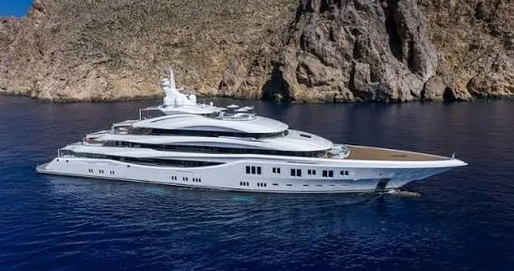 All’Elba spunta un gigante da 180 milioni di dollari: è lungo 91 metri