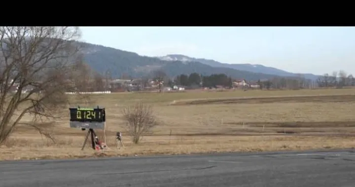 Sfida tra BMW S1000RR, F800R, R1200GS Adventure, M3 e M5