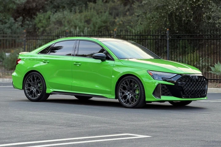 Chi vuole la Audi RS3 Sedan di una vera rockstar: è all'asta