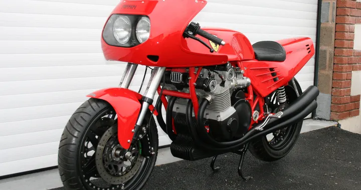 Ferrari 900: la motocicletta autorizzata da Piero Ferrari