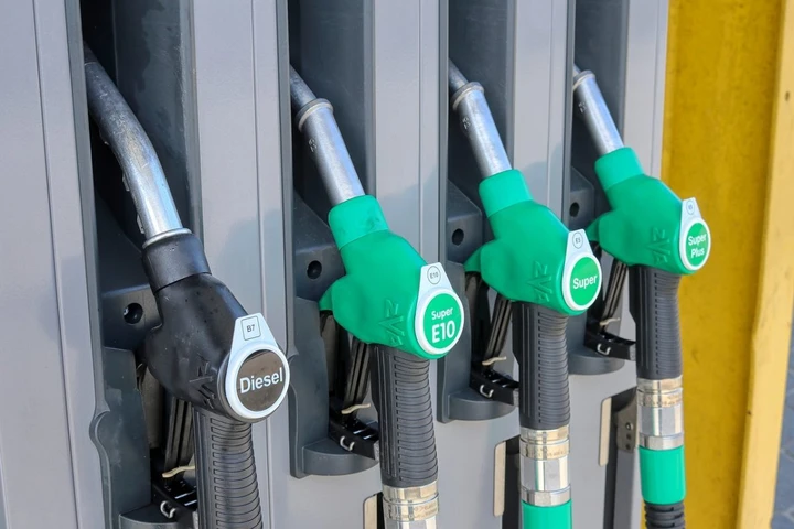 Rincari Carburanti 2025: scontro tra Codacons e Ministero