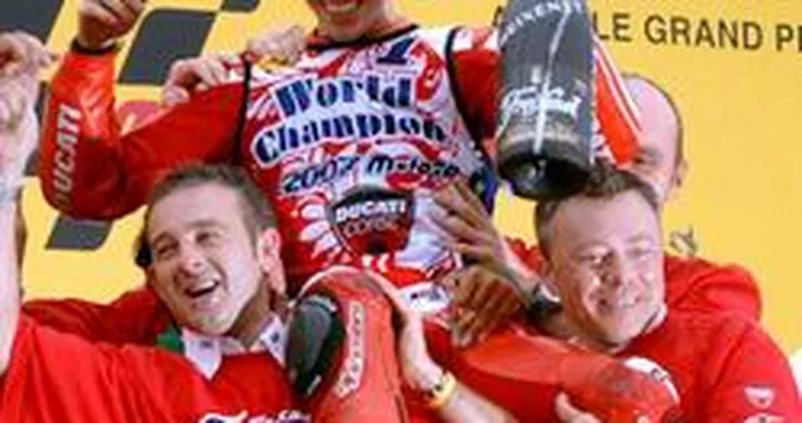 Stoner: dubbi da campione del mondo, tengo il 27 o uso il #1?