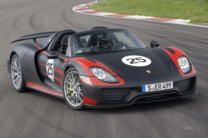 Porsche 918 Spyder: immagini ufficiali