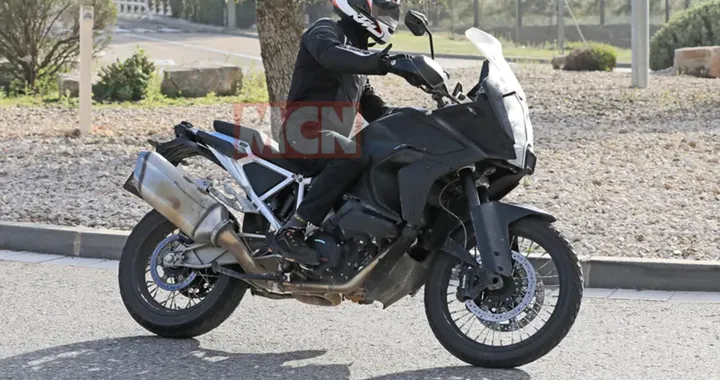 KTM 1290 Super Adventure S e R 2021, arriva il radar: ecco le foto spia