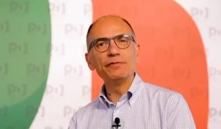 Enrico Letta lasciato a piedi dal bus elettrico