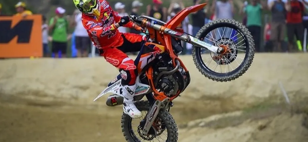 Mondiale Motocross 2015: a Cairoli lo scettro spagnolo! Guillod vince in MX2