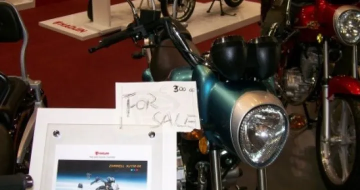 Foto del giorno: Moto da 300 euro in vendita all'Eicma