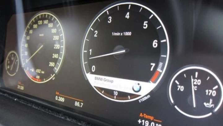 BMW: allo studio un nuovo quadro strumenti con tecnologia LCD