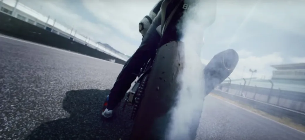 BMW HP4: il burnout è in HD [Video]