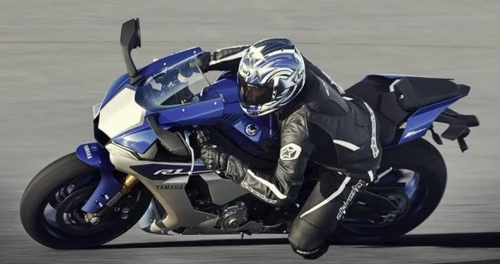 Yamaha YZF-R1 2015 in pista negli Stati Uniti [Video]
