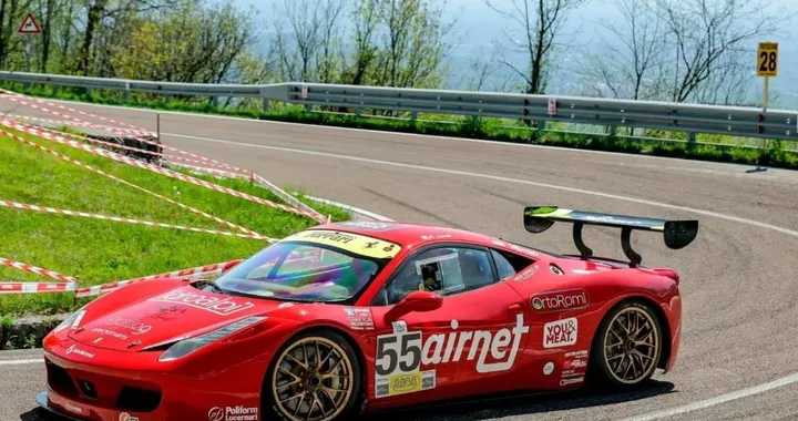 Furto shock nel motorsport, sparisce una Ferrari da gara da oltre 200 mila euro