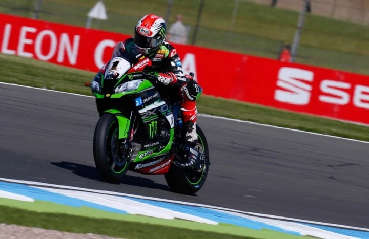 SBK Donington 2017: Tripletta Kawasaki, Rea primo