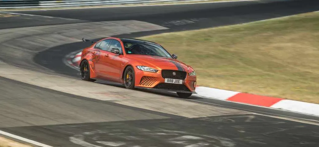 Jaguar XE SV Project 8: nuovo record al Nurburgring [Video]