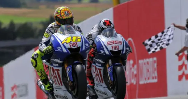 Rossi e Lorenzo: due "galli" nello stesso pollaio. Dura minga!