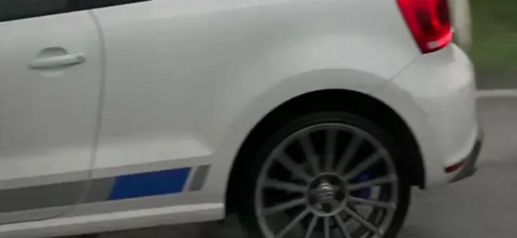 VW polo wrc su strada