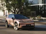 Lynk&Co 08, disponibile in Italia da 52.995 euro